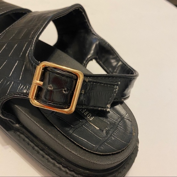Dad sandal size 7.5 forever 21 mock croc detail - Picture 9 of 12